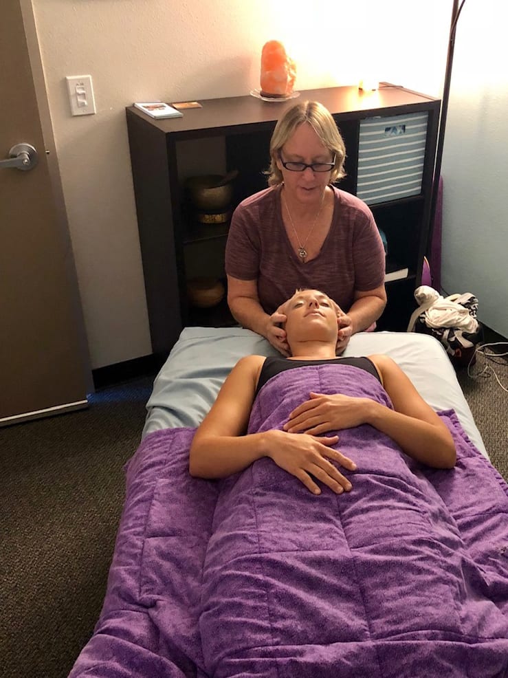 craniosacral therapy session<br />
